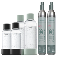 The Mysoda accessory pack: a bundle with 2 0,5 water bottles black, 2 1L water bottles pigeon, and 2 bio-CO2 cylinders