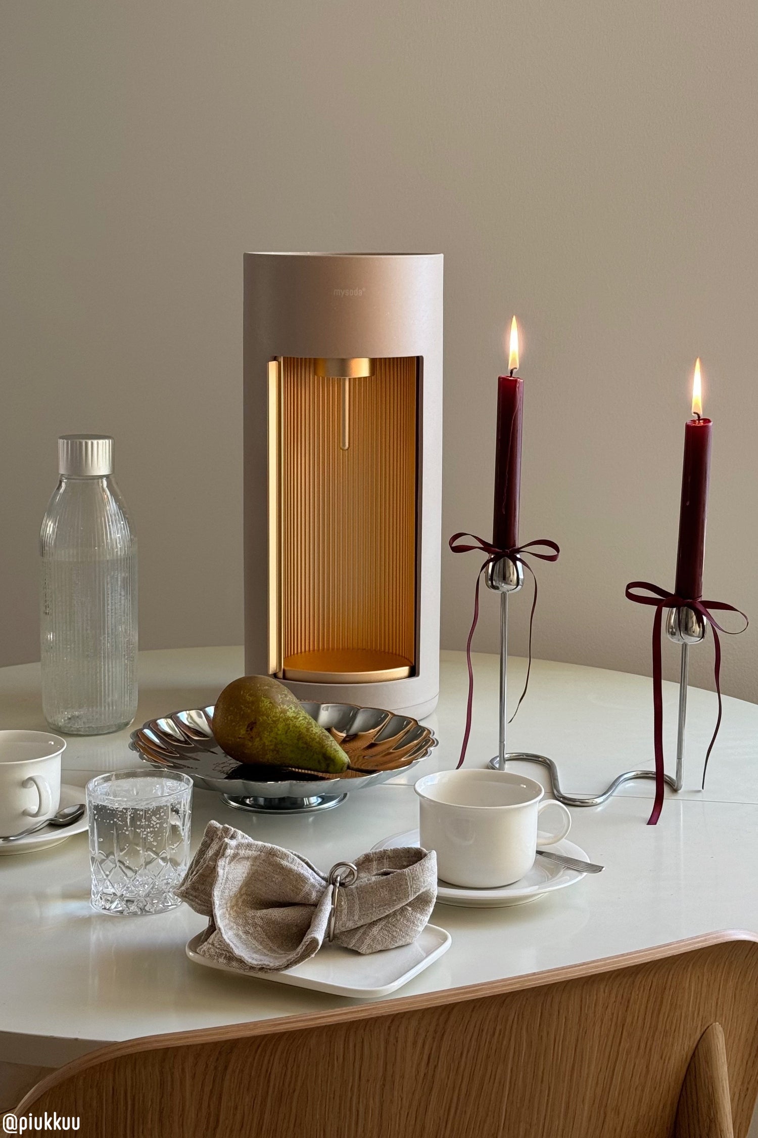 A latte Glassy sparkling water maker in festive, Crhistmas table setting