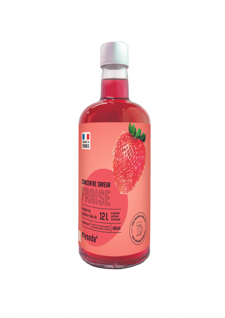 Une bouteille de concentré saveur fraise